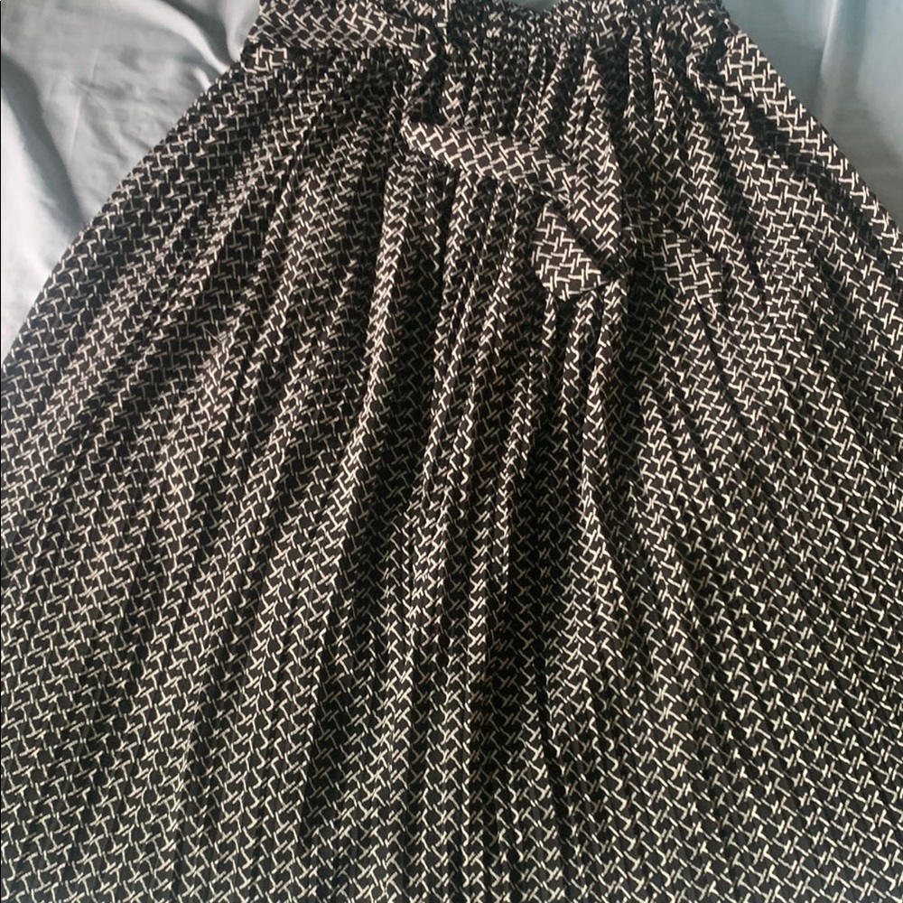 Elegant Black and White Patterned Skirt